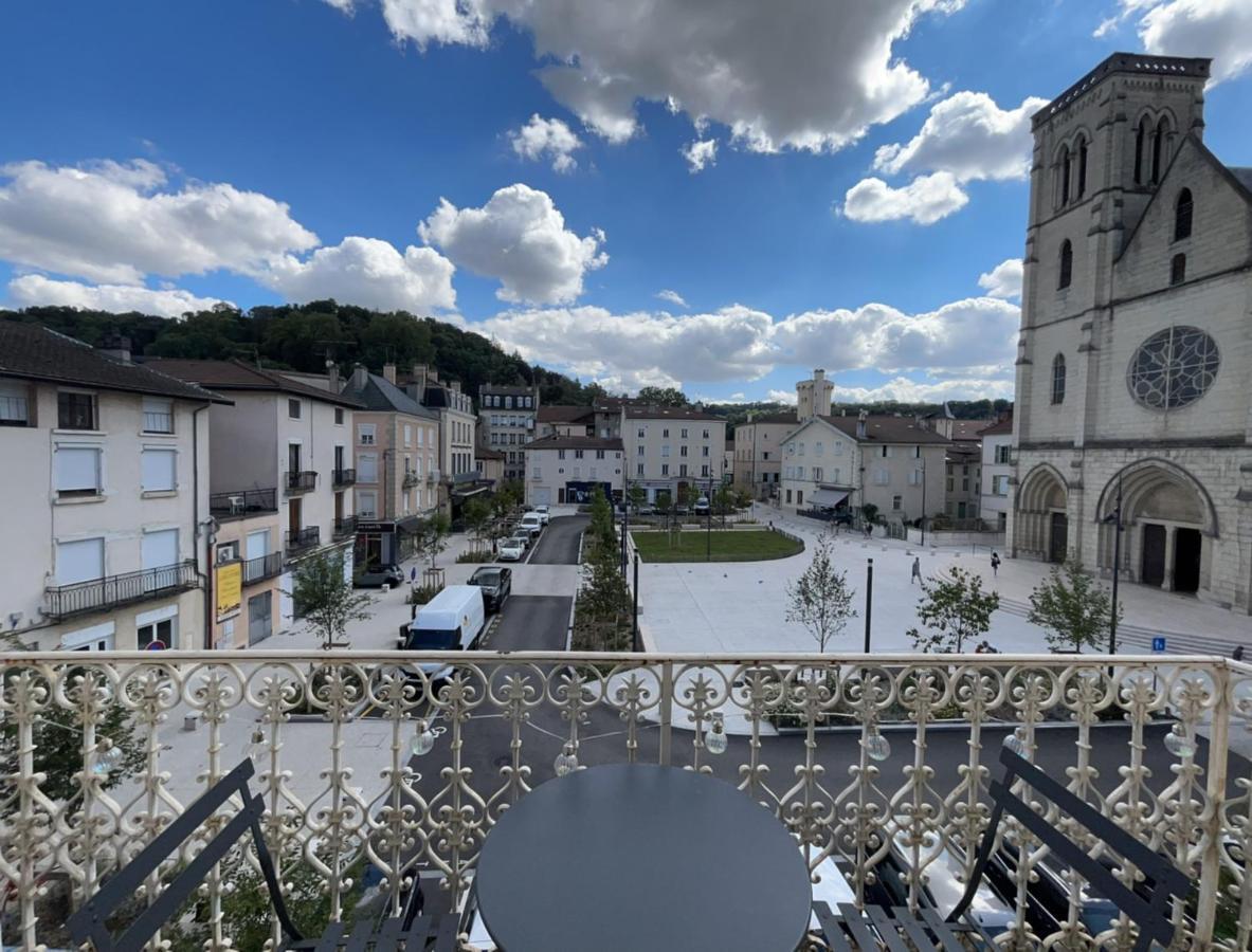 Carnot Place Bourgoin-Jallieu ภายนอก รูปภาพ
