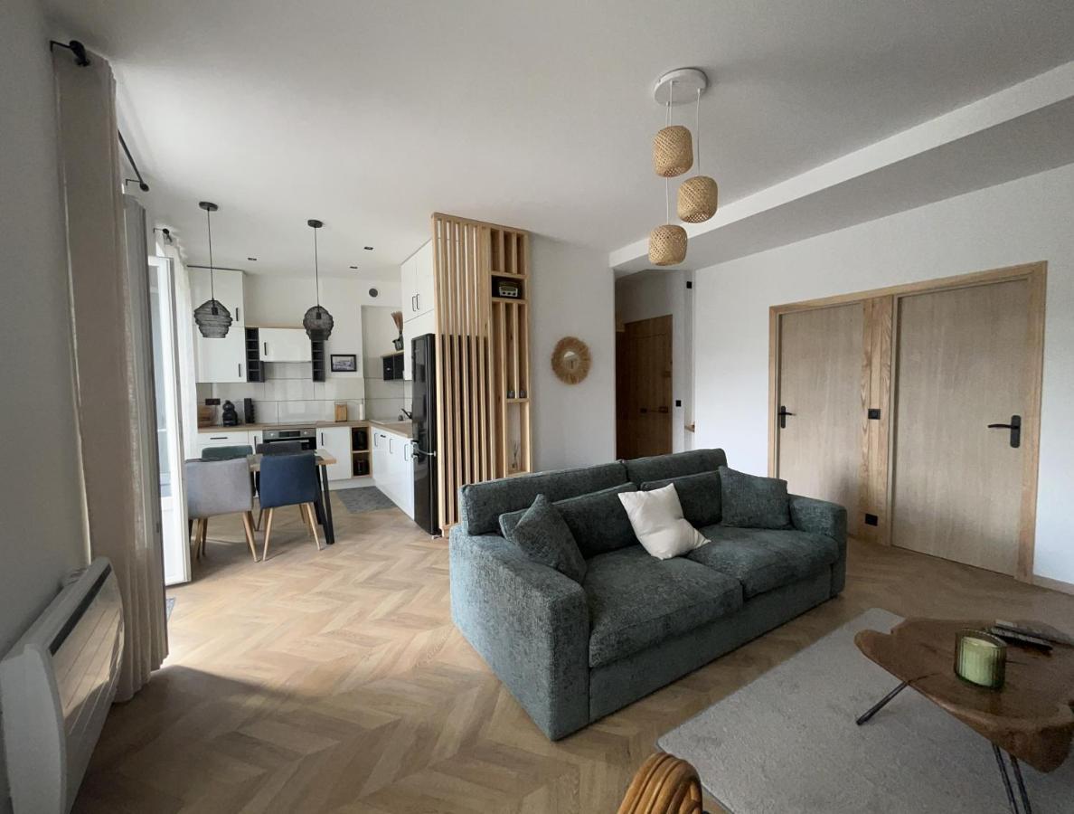 Carnot Place Bourgoin-Jallieu ภายนอก รูปภาพ