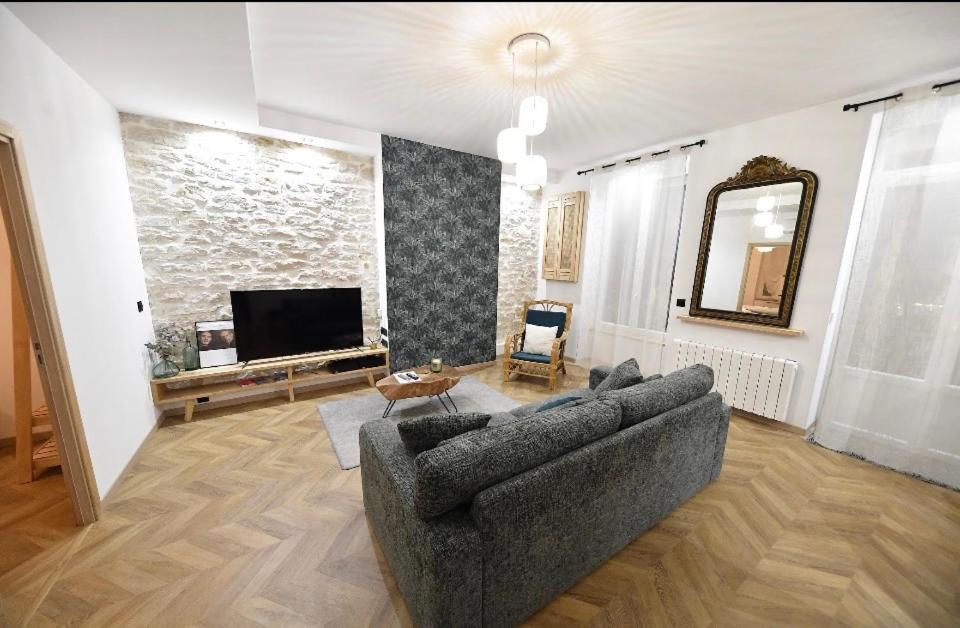 Carnot Place Bourgoin-Jallieu ภายนอก รูปภาพ